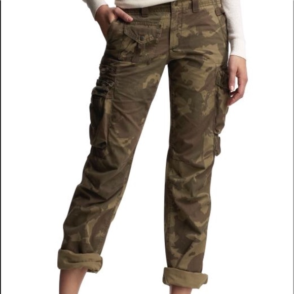 gap camouflage trousers
